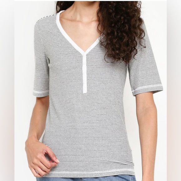 GAP Stripe Ribbed Henley Shirt Top M- V NECK black/white stripe 96% cotton 4% sp - Picture 7 of 7